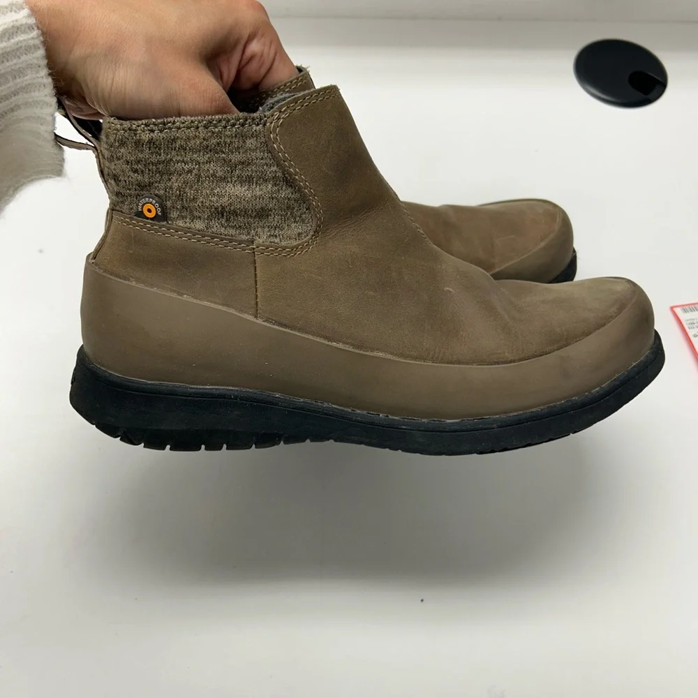Bogs Freedom Pull On Waterproof Chelsea Boot - Taupe